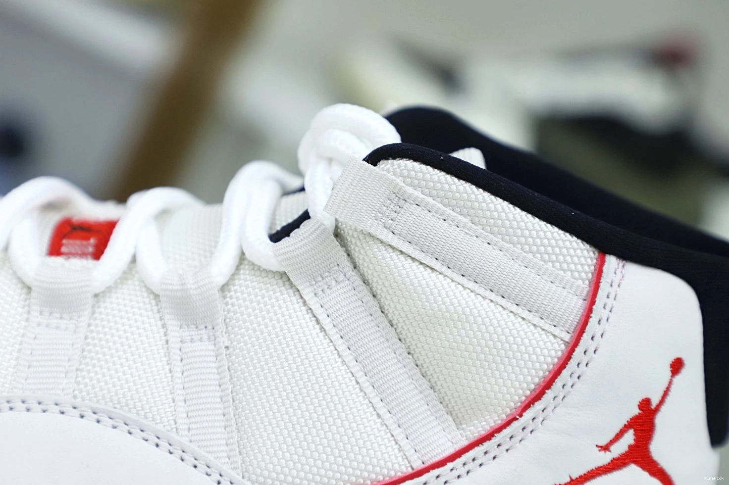 PLATINUM XI RETRO JORDAN 11 TINT AIR 1005